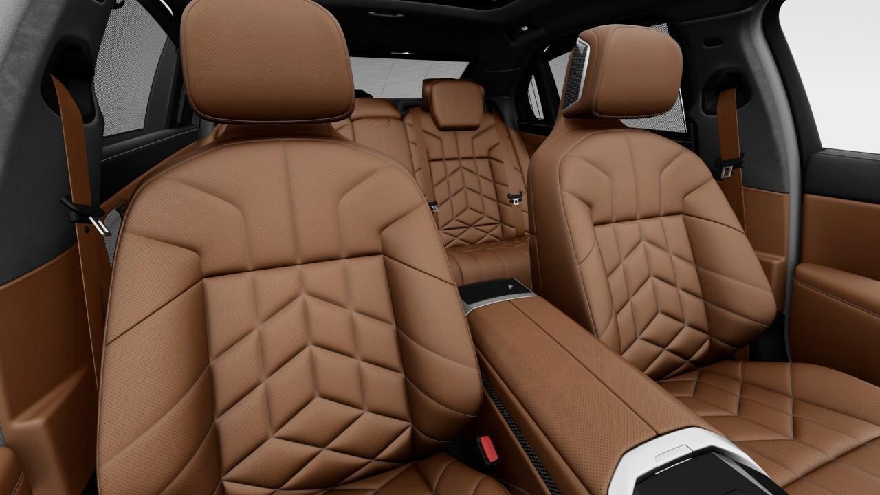 2027 BMW 740 xDrive MSE 4dr All-Wheel Drive Sedan Photo