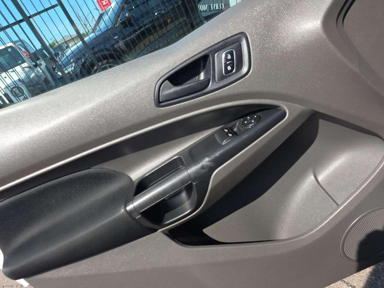 2019 Ford Transit Connect XL w/Dual Sliding Doors * SHELVES / CAMERA / FULL SERVICE HISTORY Photo