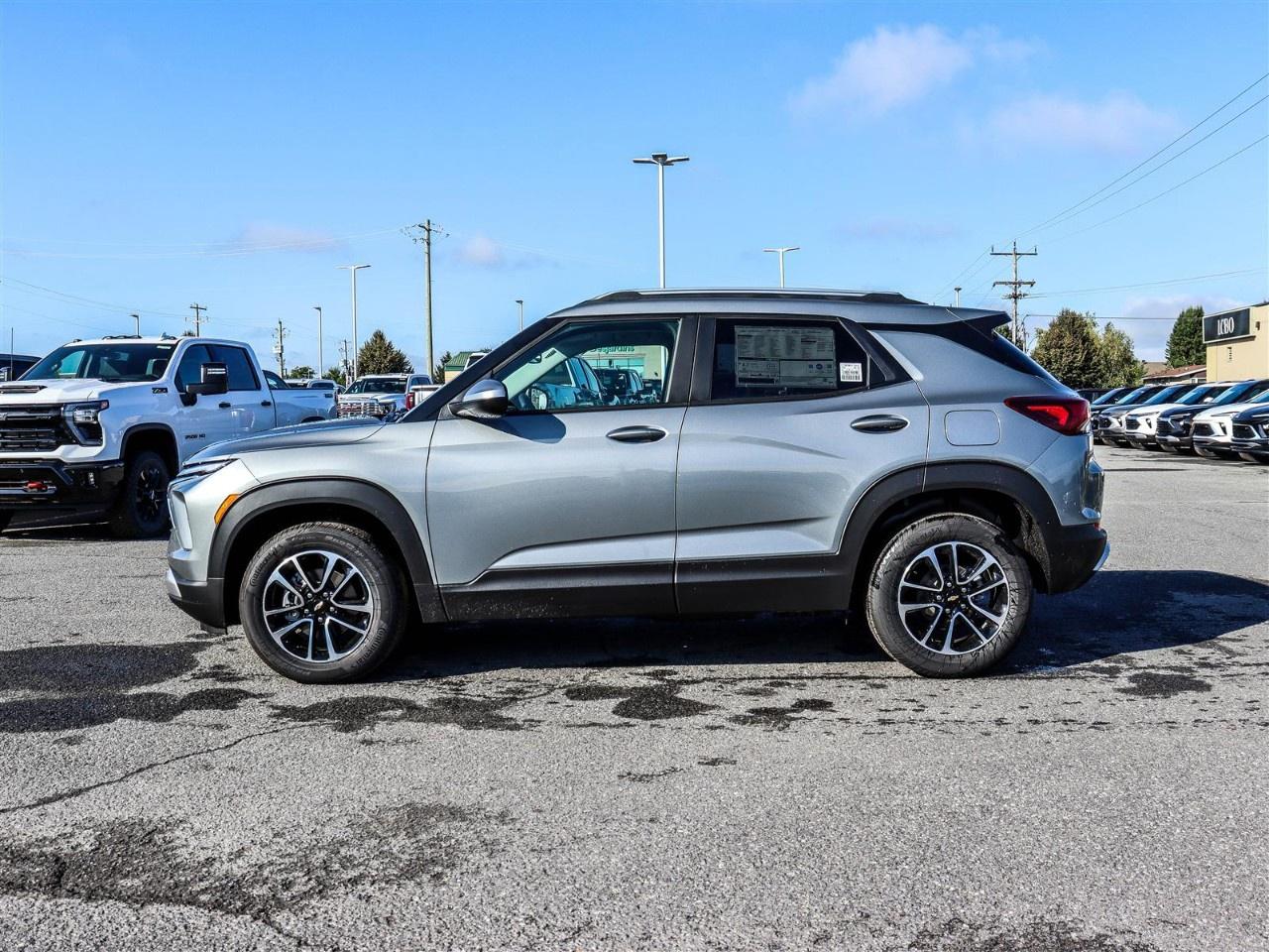 2026 Chevrolet TrailBlazer AWD 4dr LT Photo2