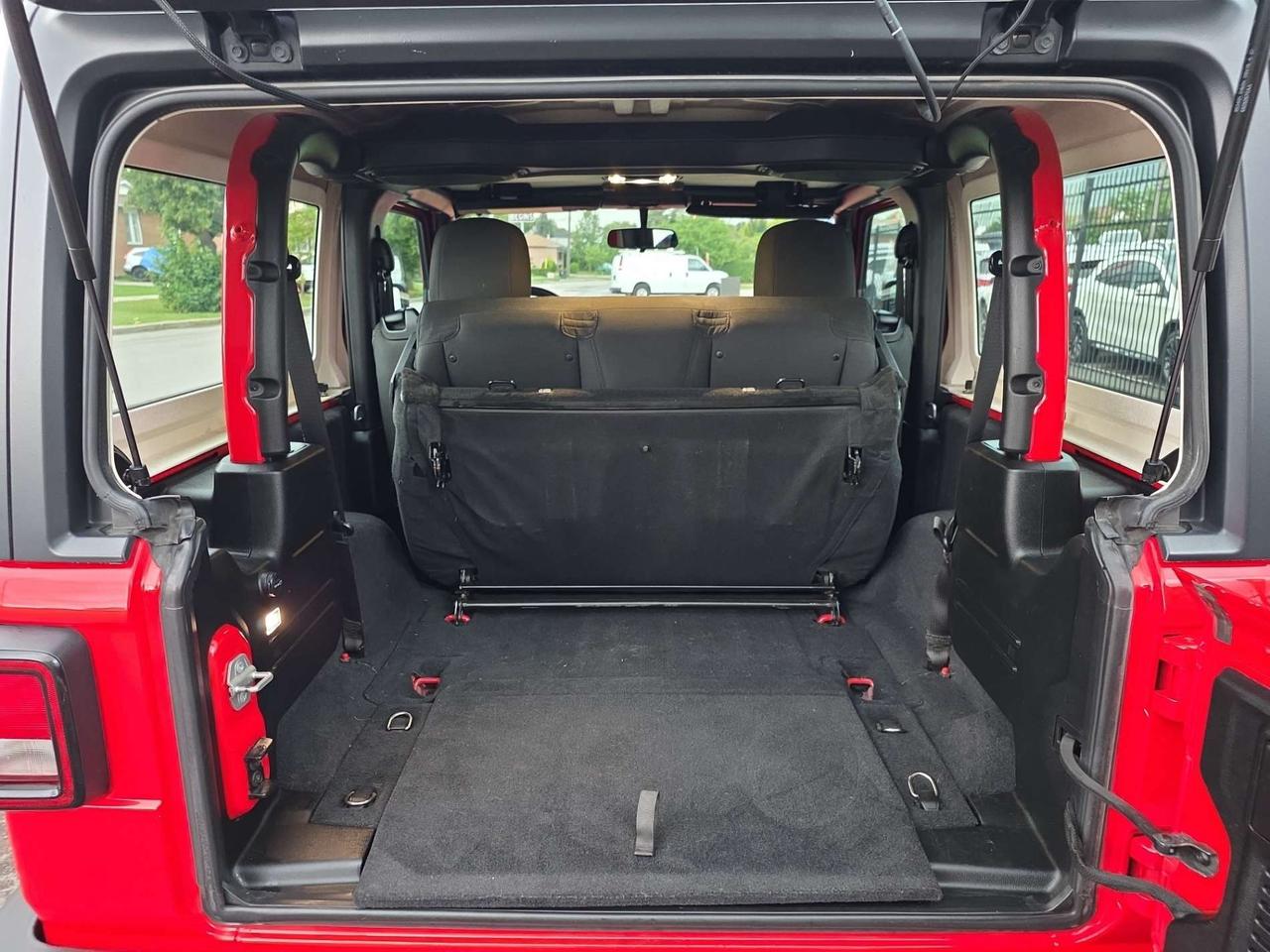 2019 Jeep Wrangler Sport 4x4 * LOW KM / WELL MAINTANED / CAMERA / BLUETOOTH / AUTOMATIC Photo