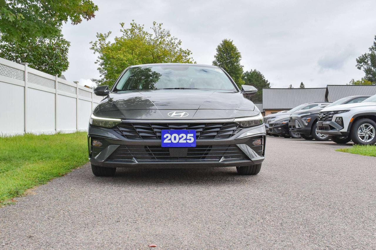 2025 Hyundai Elantra Luxury Photo