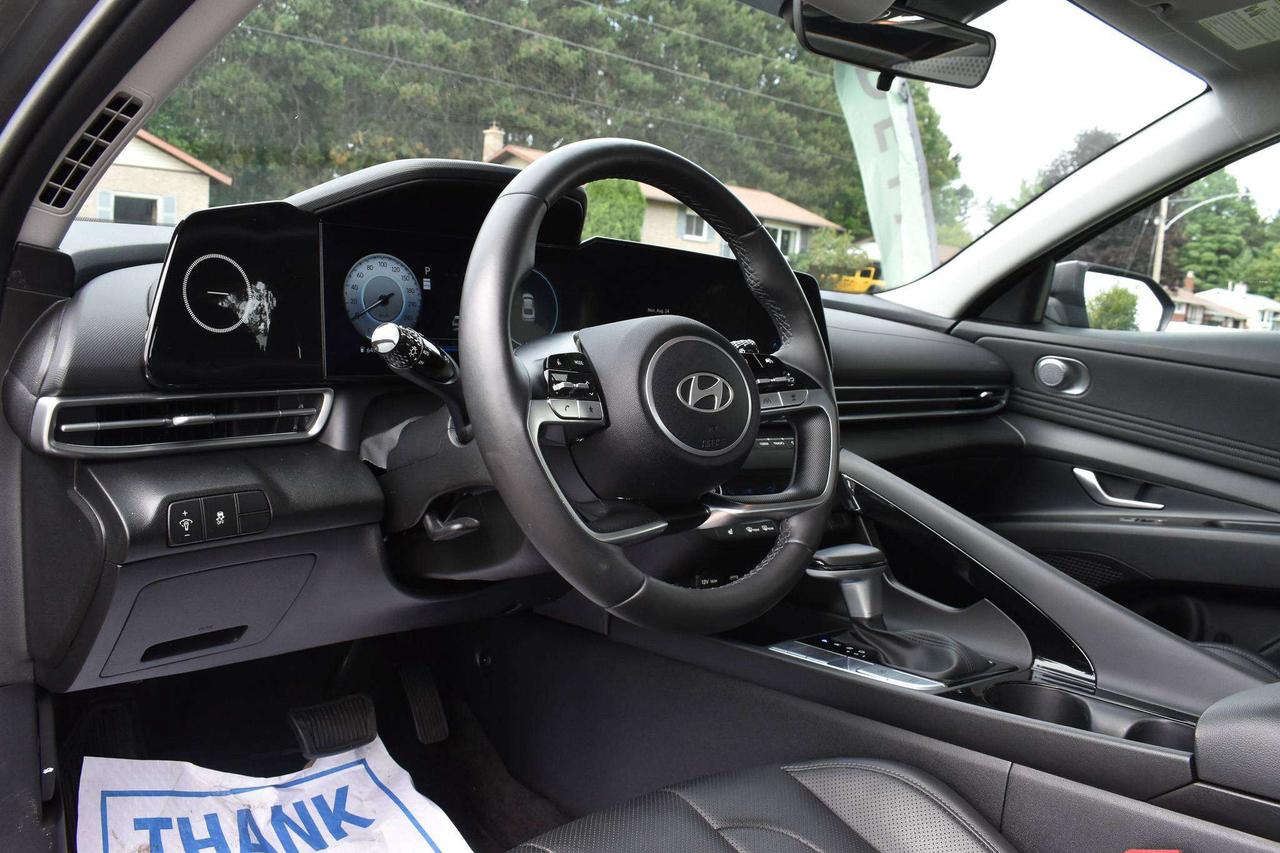 2025 Hyundai Elantra Luxury Photo