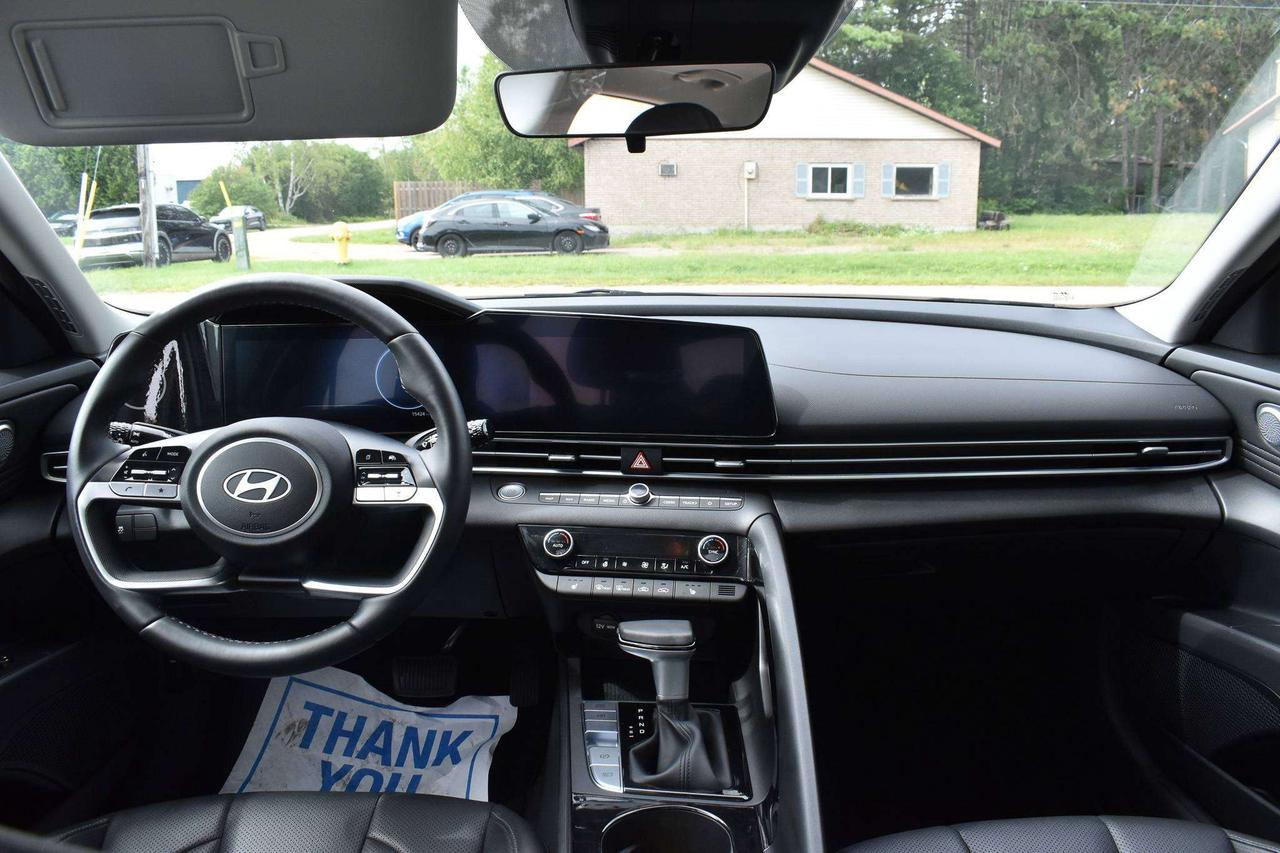 2025 Hyundai Elantra Luxury Photo