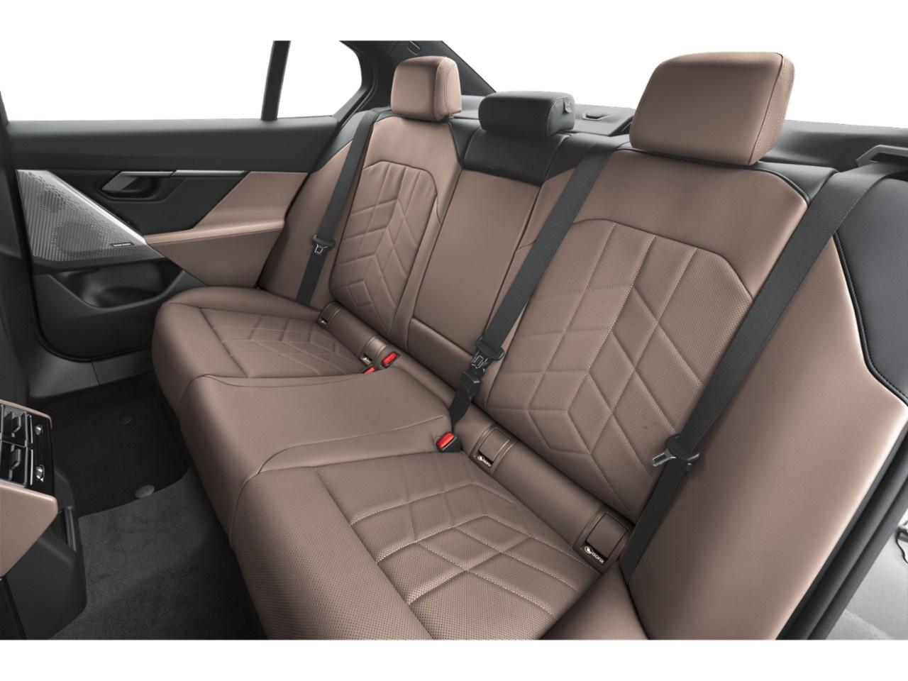 2027 BMW 5 Series 550e xDrive Sedan Photo