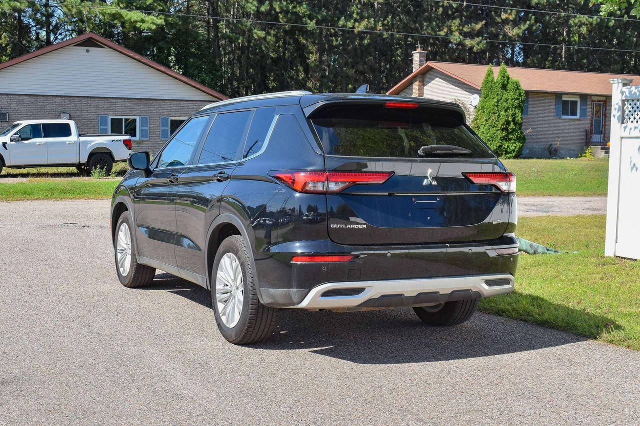 2022 Mitsubishi Outlander SE Photo