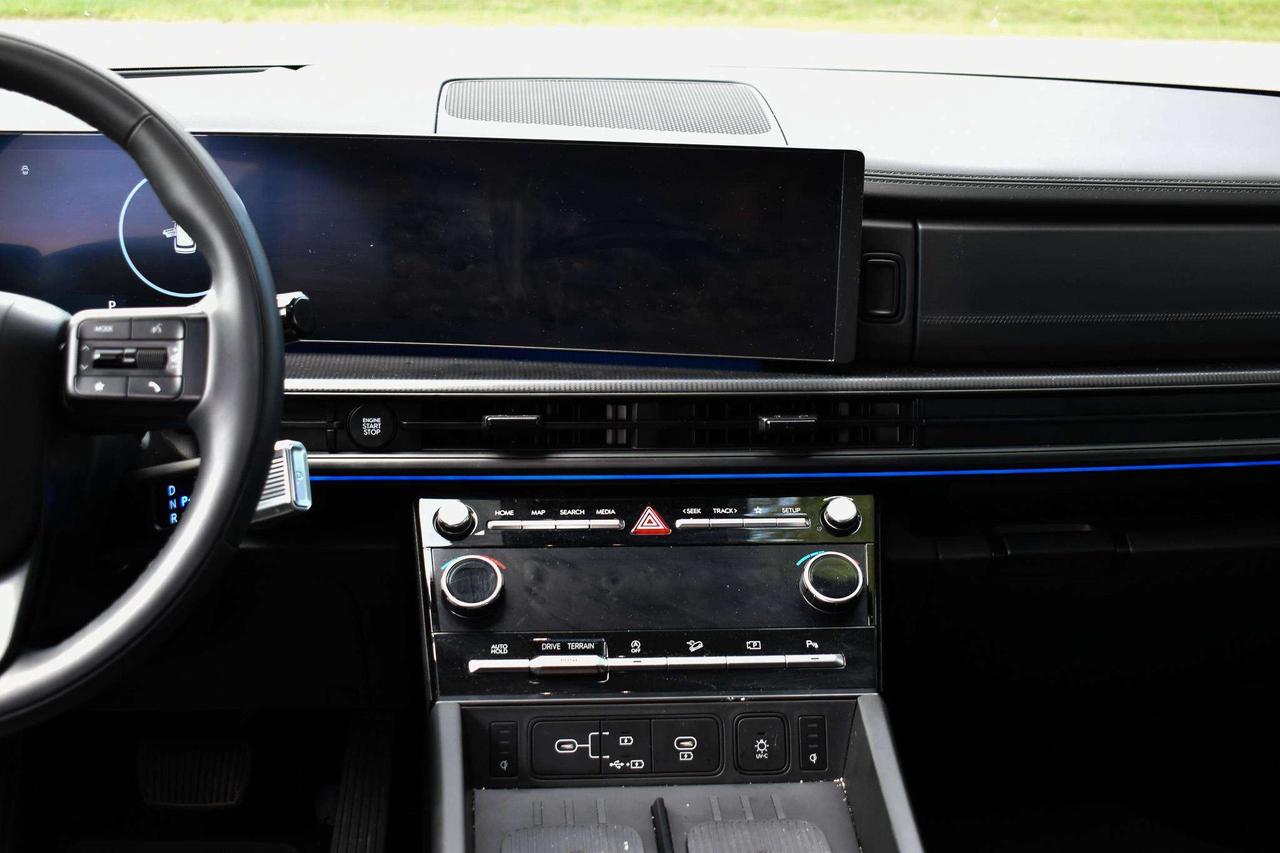 2024 Hyundai Santa Fe Ultimate Calligraphy Photo