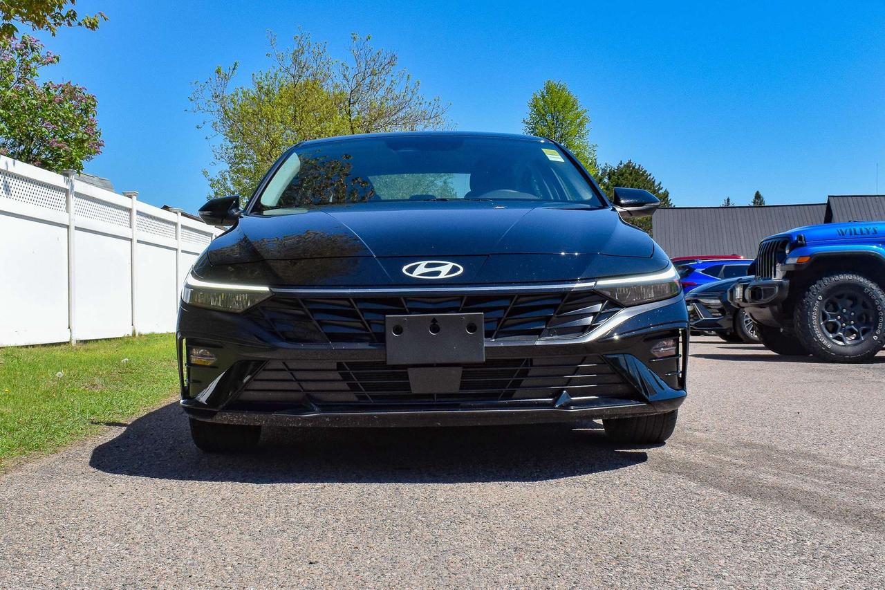 2025 Hyundai Elantra Luxury Photo