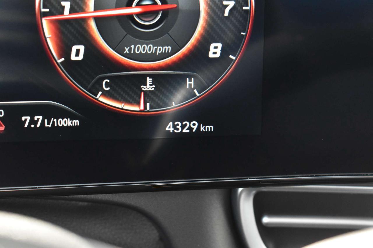 2025 Hyundai Elantra Luxury Photo