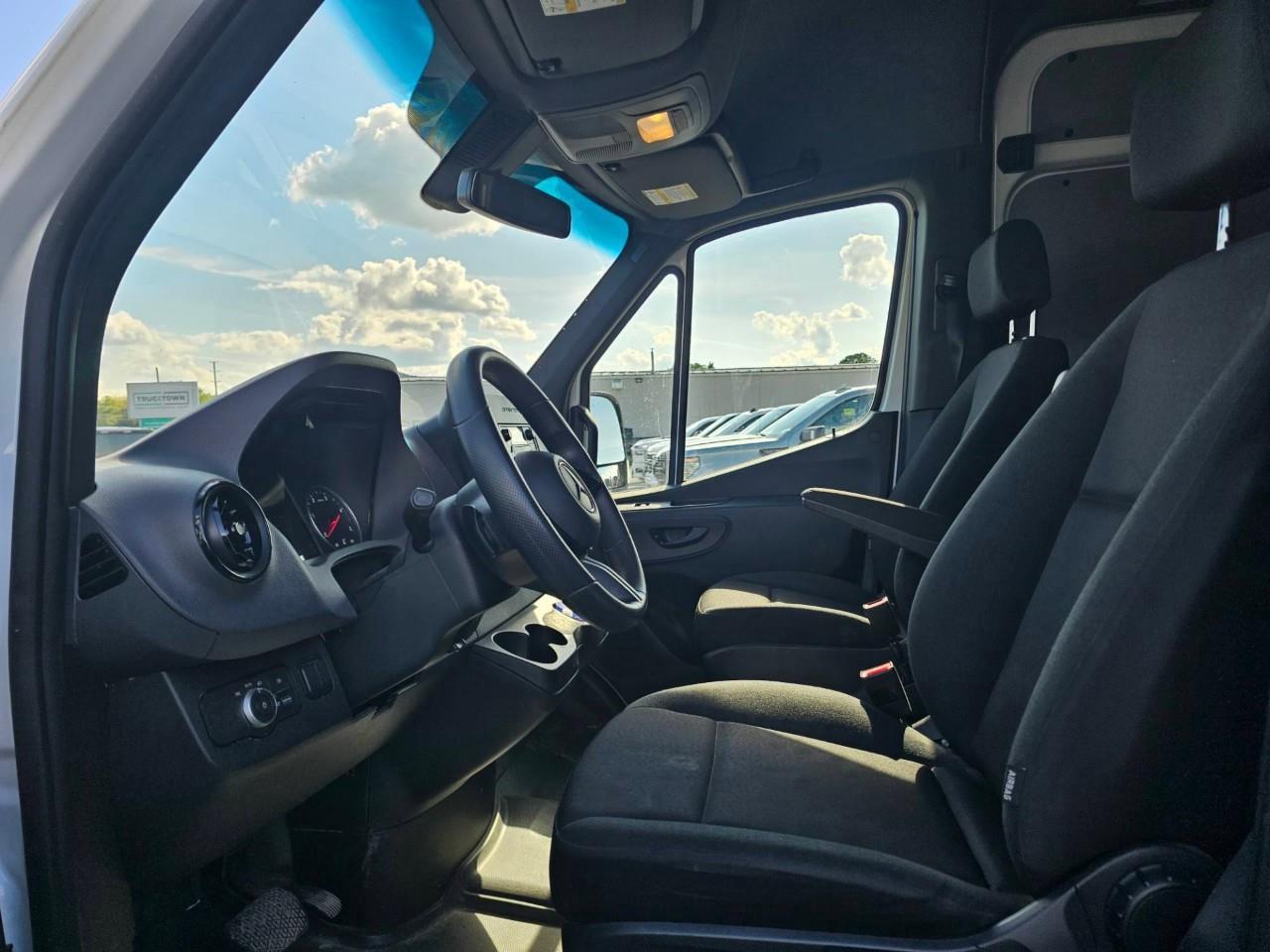 2025 Mercedes-Benz Sprinter 2500 High Roof 4-Cyl Diesel Sprinter 2500 Cargo Van 170 in. WB Rear-Wheel Drive Photo2
