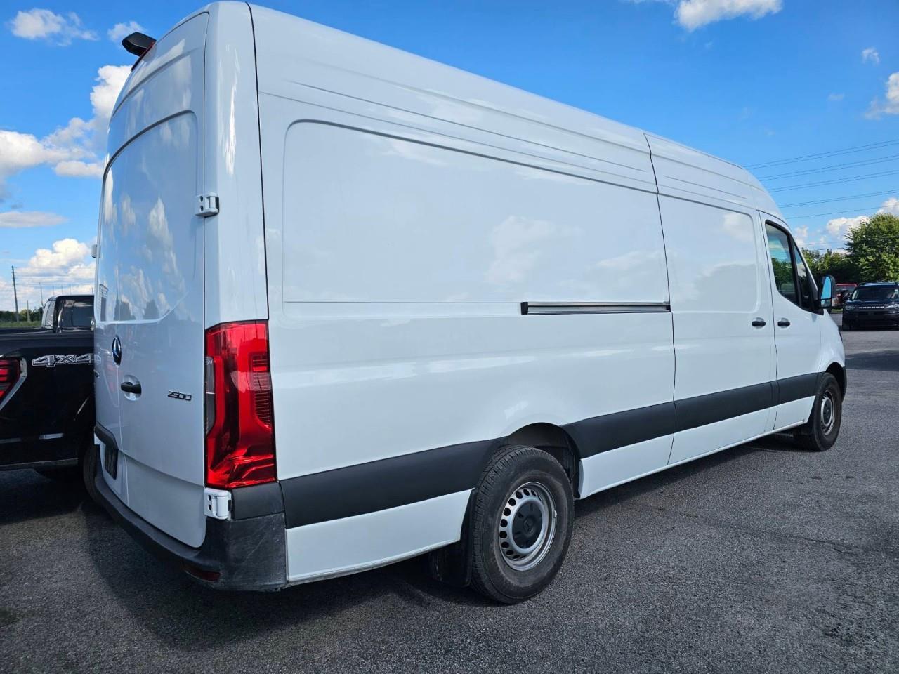 2025 Mercedes-Benz Sprinter 2500 High Roof 4-Cyl Diesel Sprinter 2500 Cargo Van 170 in. WB Rear-Wheel Drive Photo1