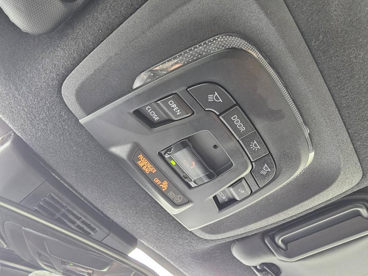 2025 Toyota Corolla SE 4dr Sedan Photo