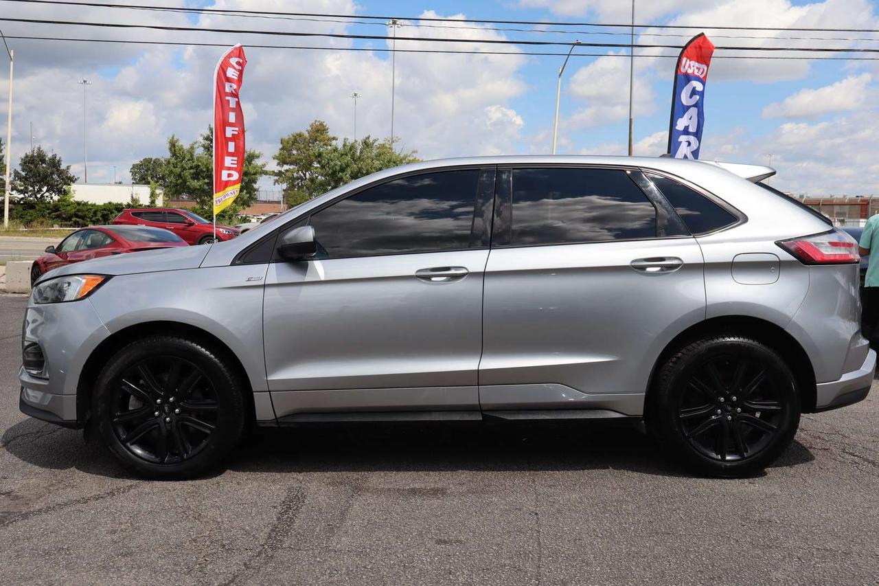 2022 Ford Edge ST-LINE AWD Photo