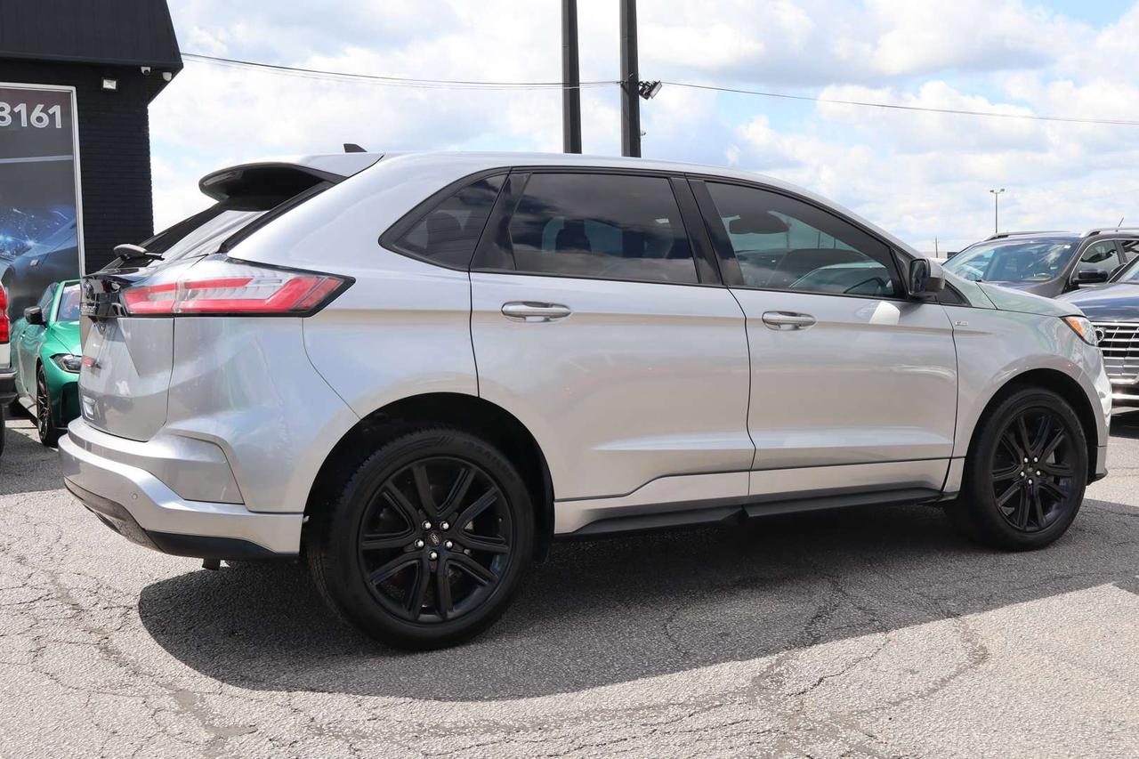 2022 Ford Edge ST-LINE AWD Photo