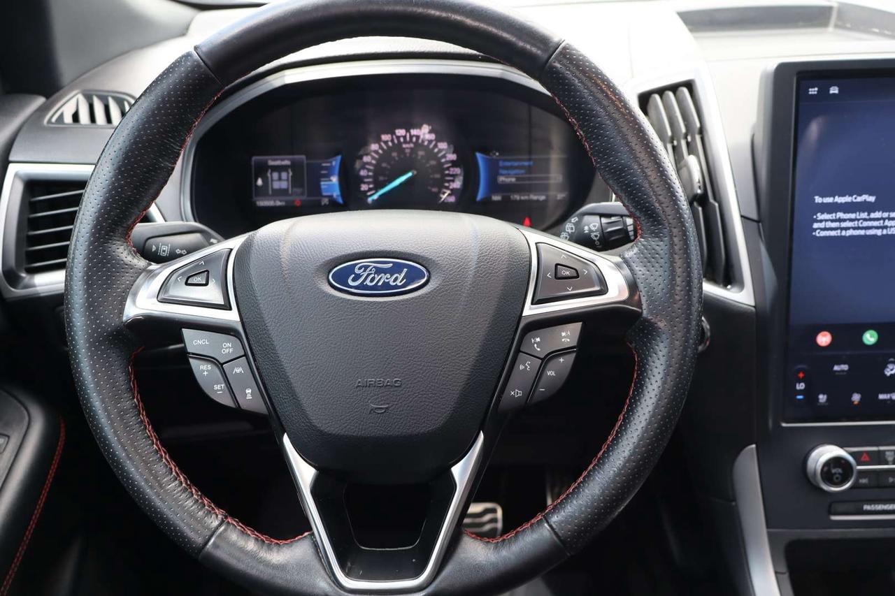 2022 Ford Edge ST-LINE AWD Photo