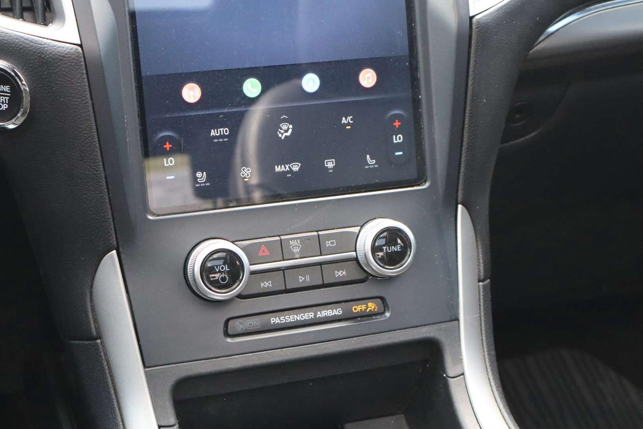 2022 Ford Edge ST-LINE AWD Photo