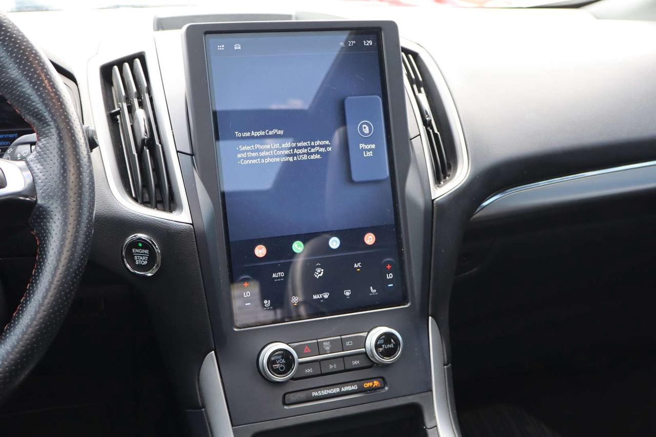 2022 Ford Edge ST-LINE AWD Photo