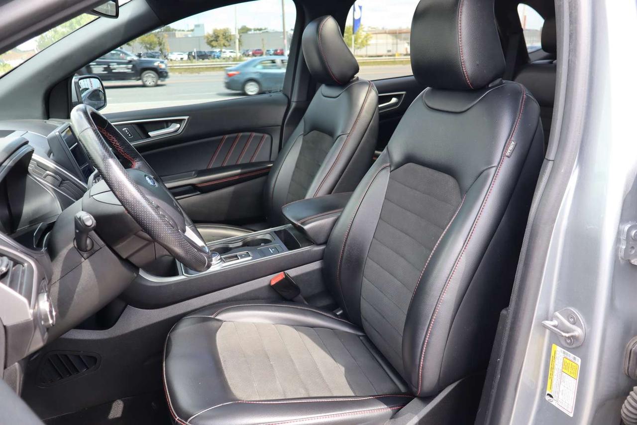 2022 Ford Edge ST-LINE AWD Photo