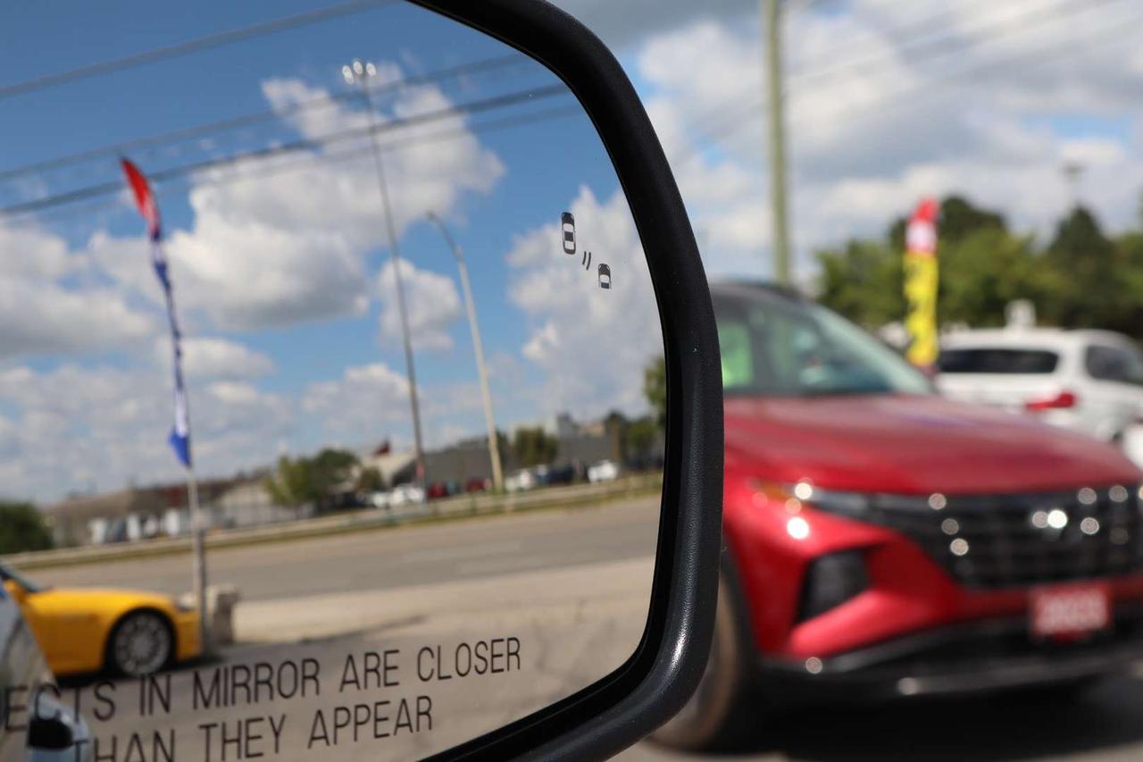 2022 Ford Edge ST-LINE AWD Photo