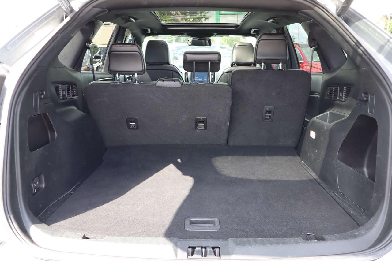 2022 Ford Edge ST-LINE AWD Photo