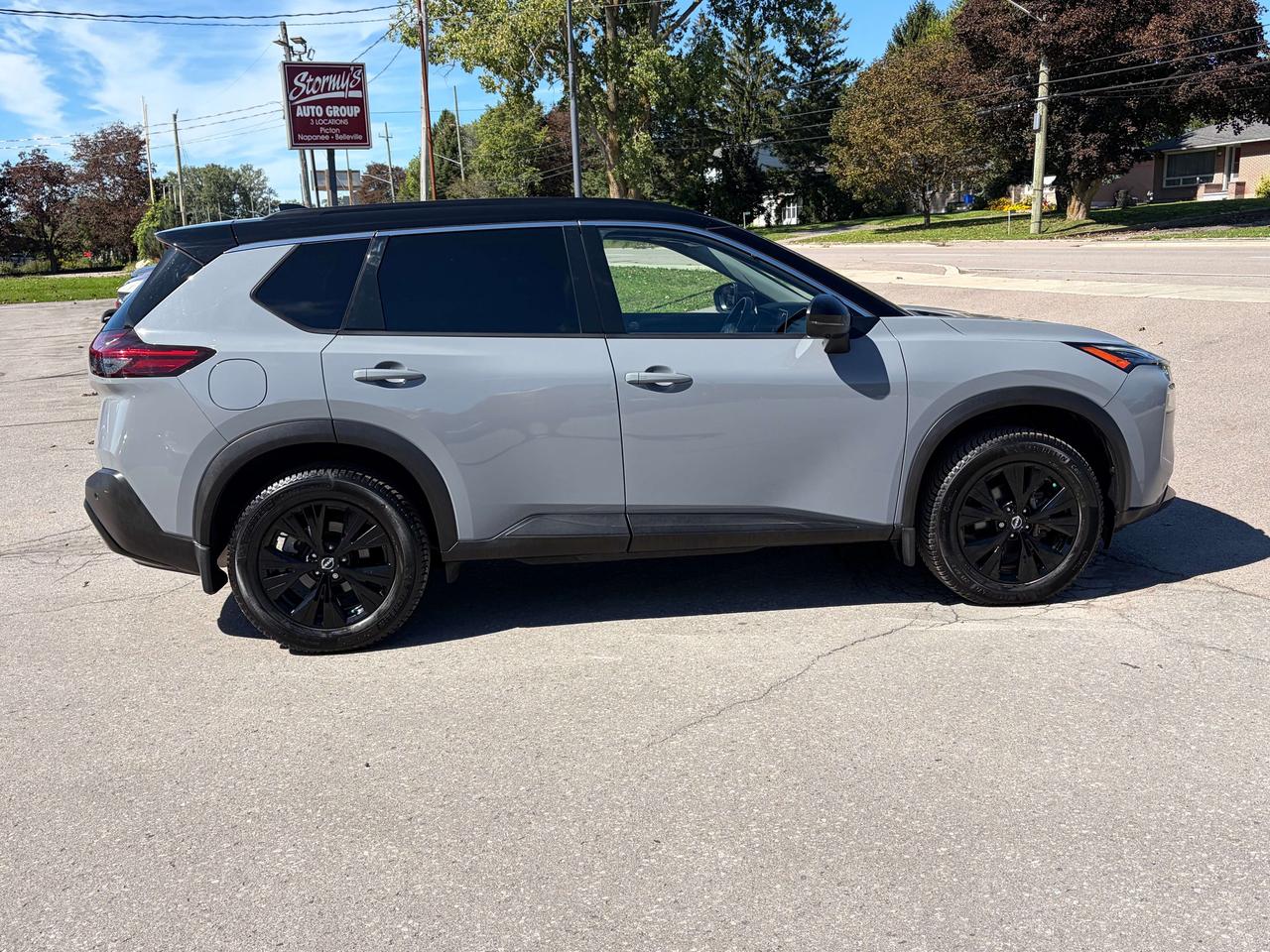 2023 Nissan Rogue SV MIDNIGHT/PWR ROOF/LEATHER/CALL PICTON Photo