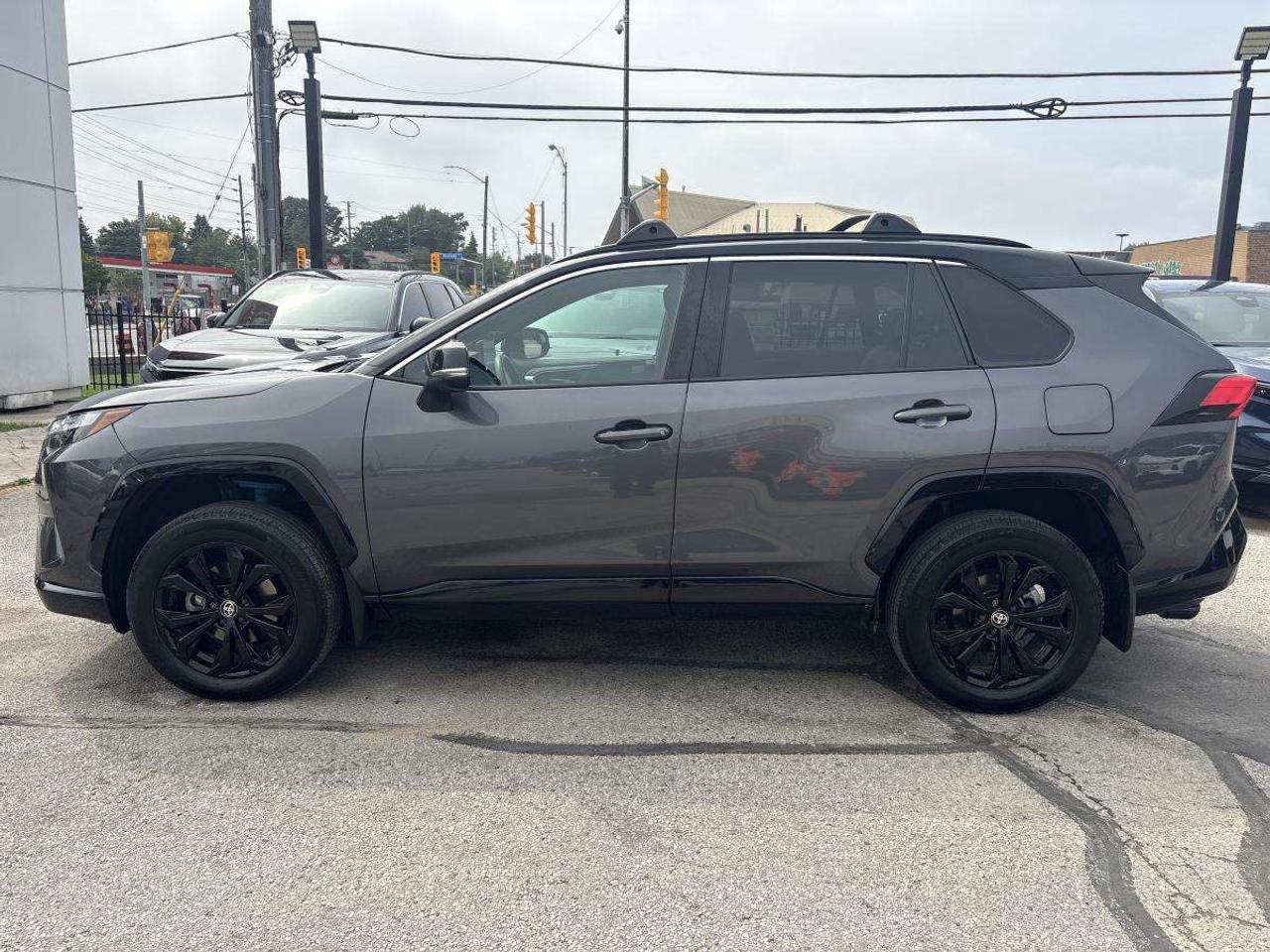 2024 Toyota RAV4 Hybrid XSE Clean Carfax Photo