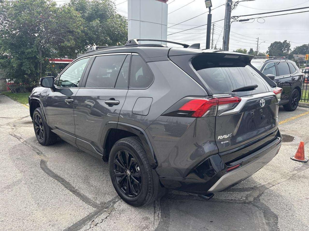2024 Toyota RAV4 Hybrid XSE Clean Carfax Photo