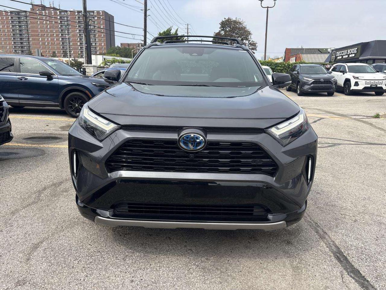 2024 Toyota RAV4 Hybrid XSE Clean Carfax Photo5