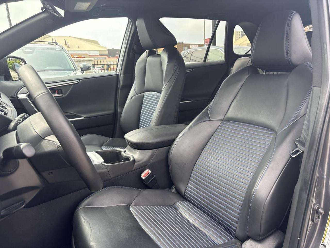 2024 Toyota RAV4 Hybrid XSE Clean Carfax Photo