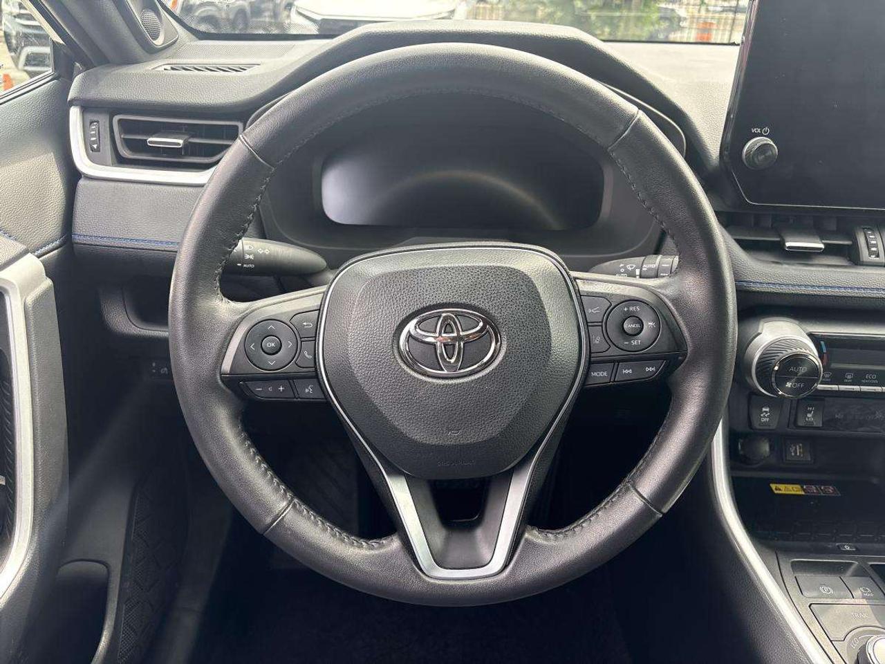 2024 Toyota RAV4 Hybrid XSE Clean Carfax Photo