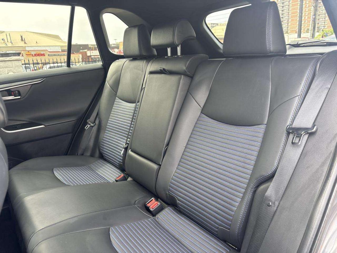 2024 Toyota RAV4 Hybrid XSE Clean Carfax Photo