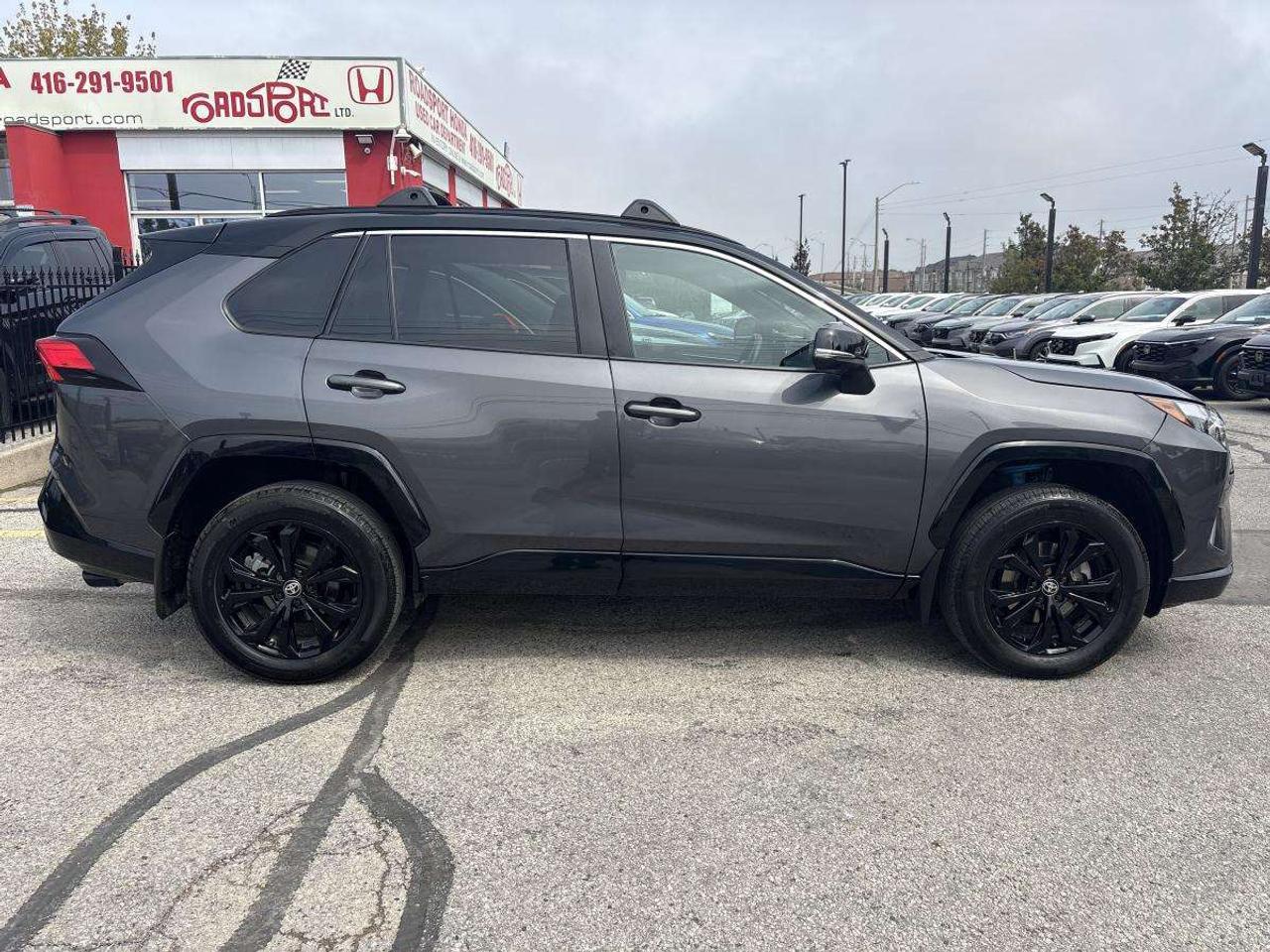 2024 Toyota RAV4 Hybrid XSE Clean Carfax Photo