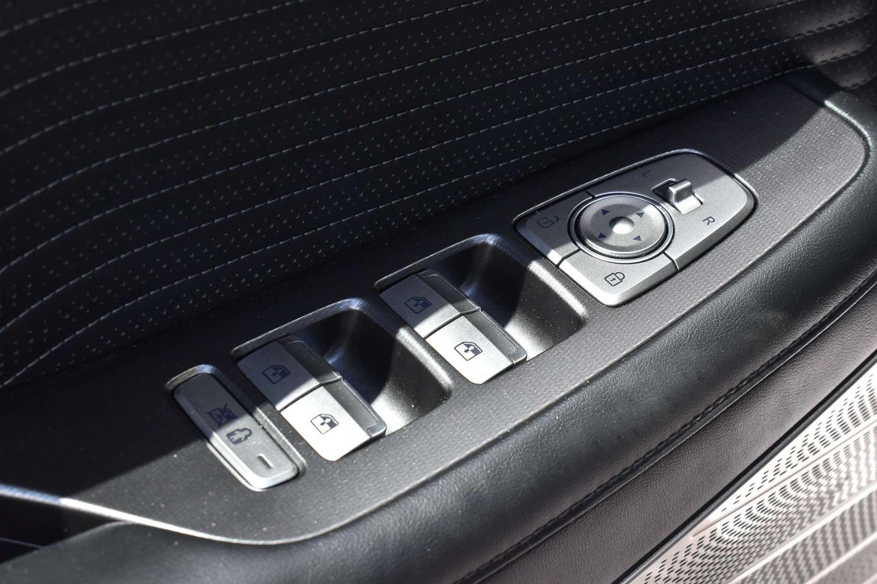 2025 Hyundai PALISADE Ultimate Calligraphy Night Photo