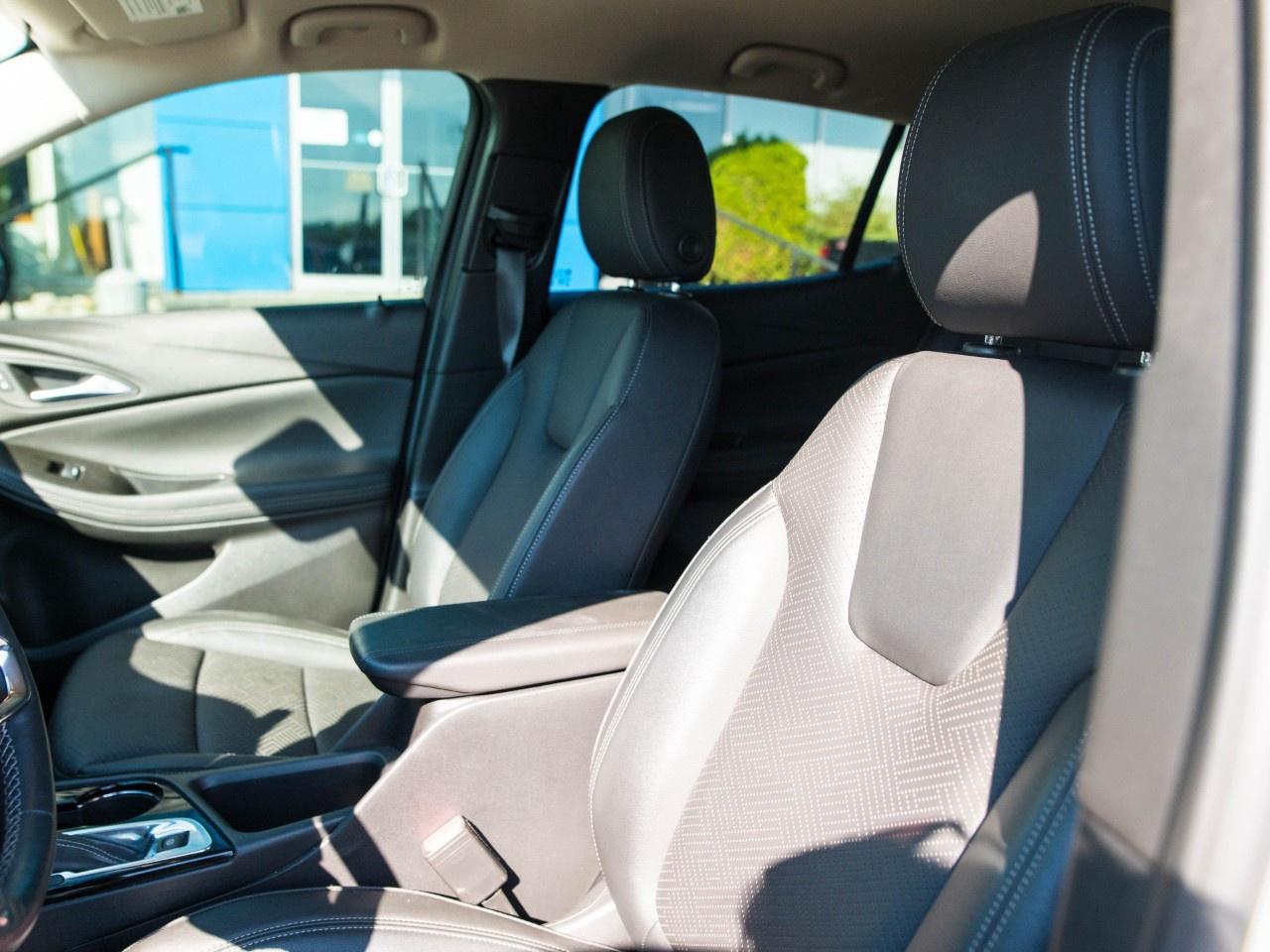 2023 Buick Encore GX Essence AWD Photo