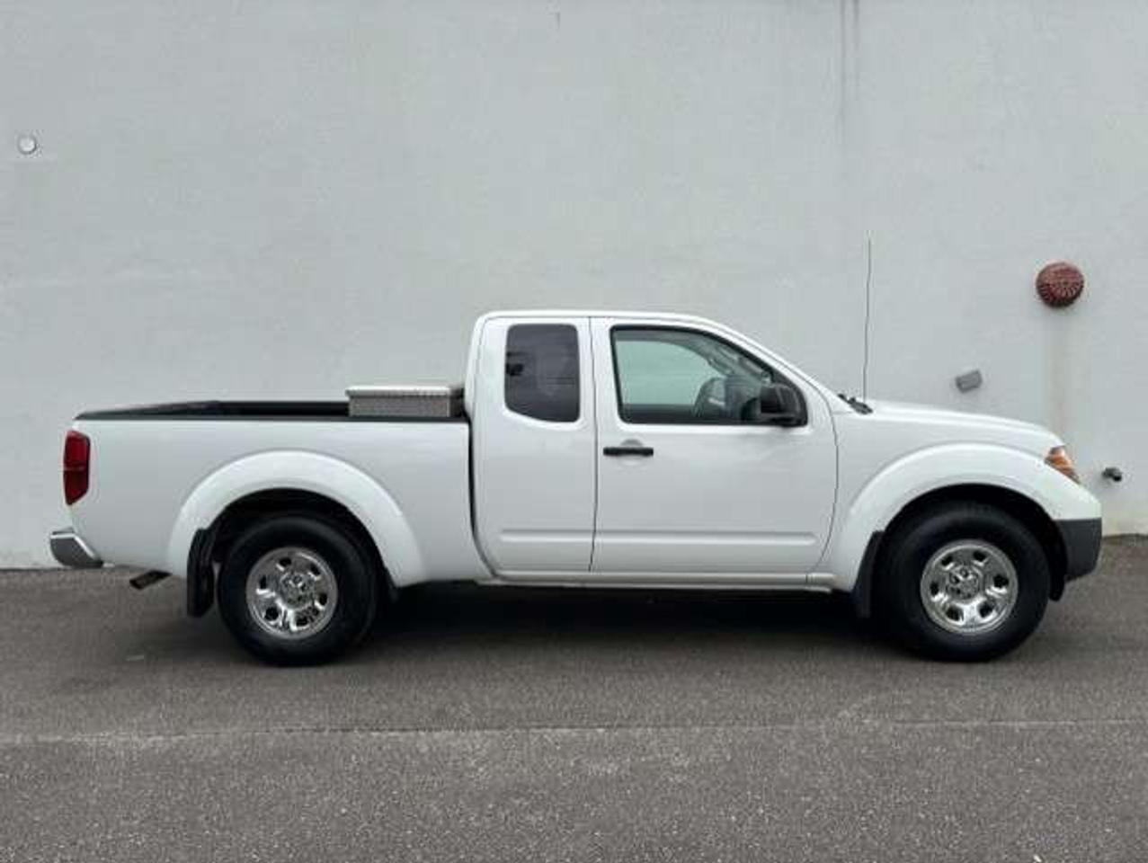 2013 Nissan Frontier S **KING CAB-1 OWNER-ONLY 140,000KM-CERTIFIED** Photo