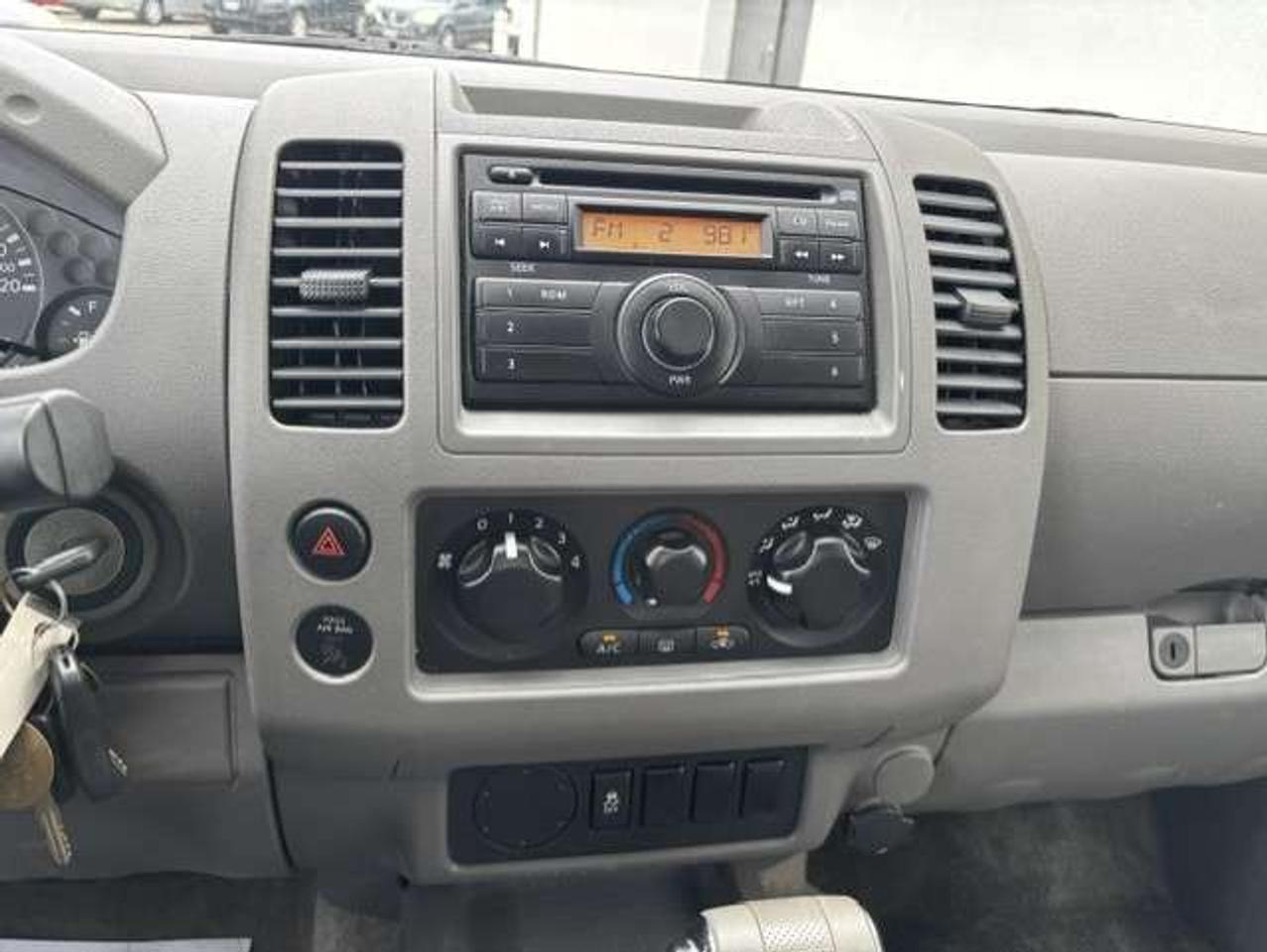 2013 Nissan Frontier S **KING CAB-1 OWNER-ONLY 140,000KM-CERTIFIED** Photo