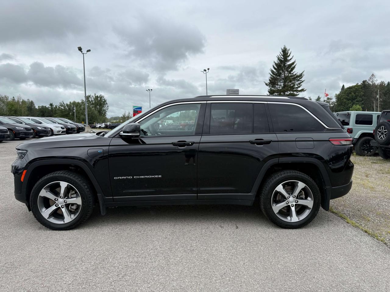 2023 Jeep Grand Cherokee Limited 4xe - htd/vntd leather - pano sunroof Photo