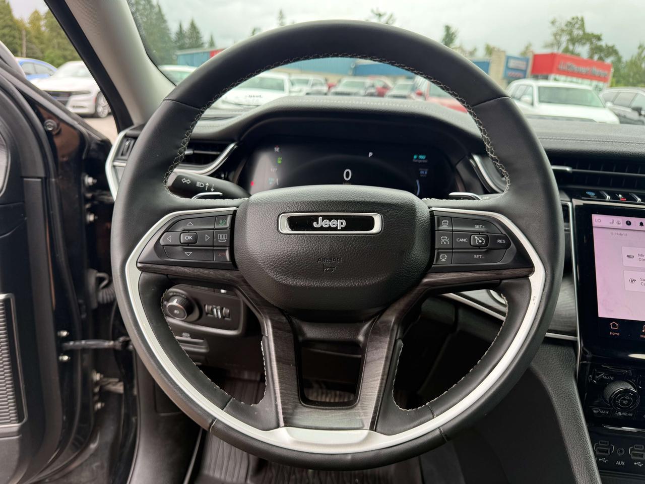 2023 Jeep Grand Cherokee Limited 4xe - htd/vntd leather - pano sunroof Photo
