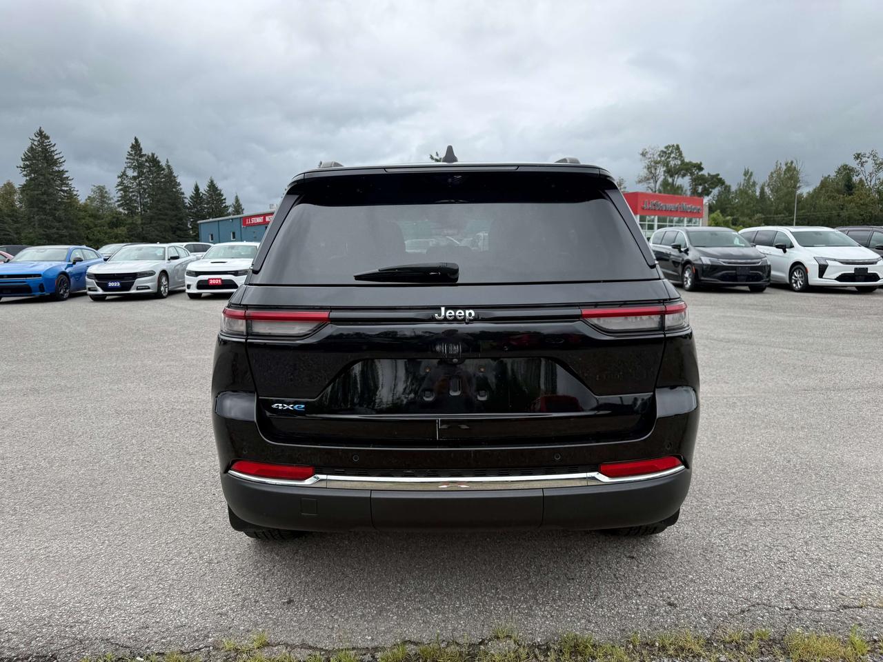 2023 Jeep Grand Cherokee Limited 4xe - htd/vntd leather - pano sunroof Photo
