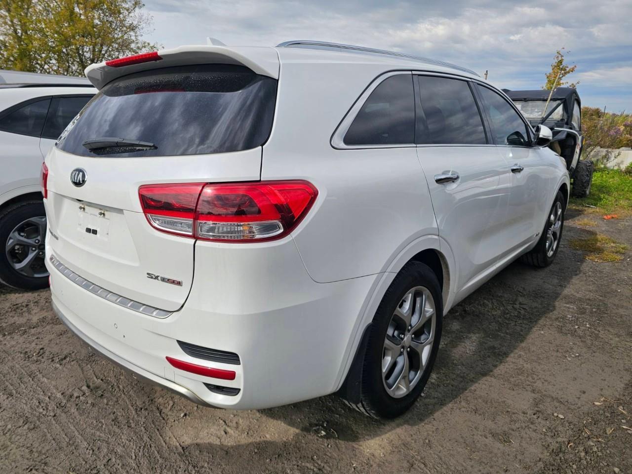 2016 Kia Sorento 2.0L SX 4dr All-wheel Drive Photo1