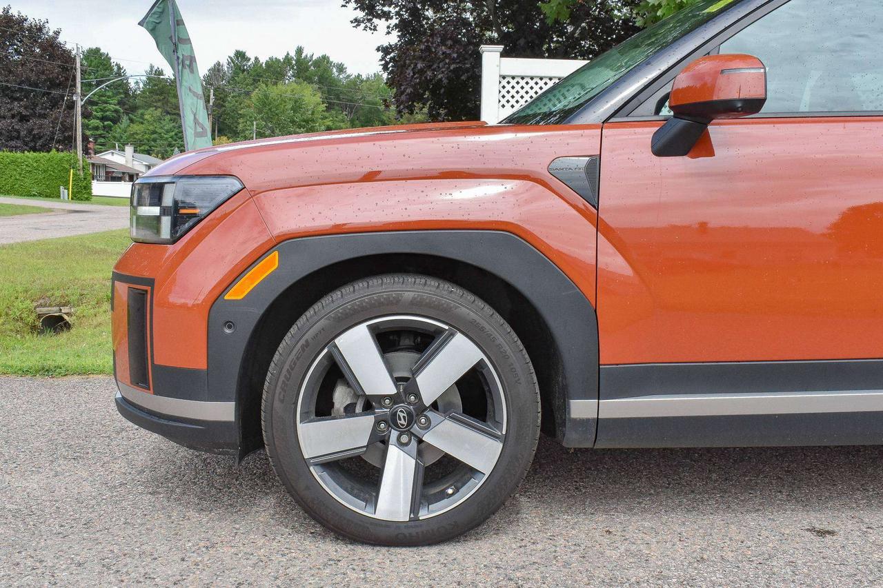 2025 Hyundai Santa Fe Luxury Photo