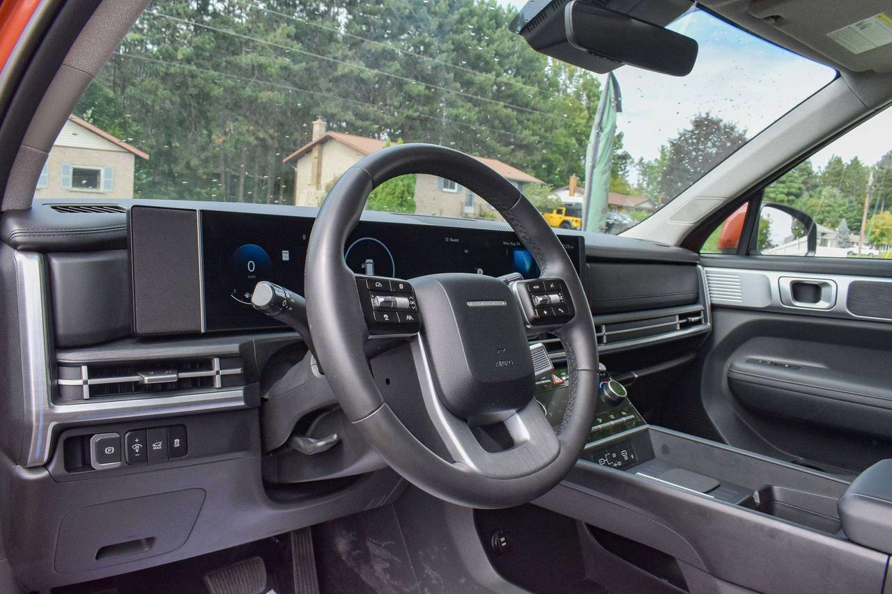 2025 Hyundai Santa Fe Luxury Photo