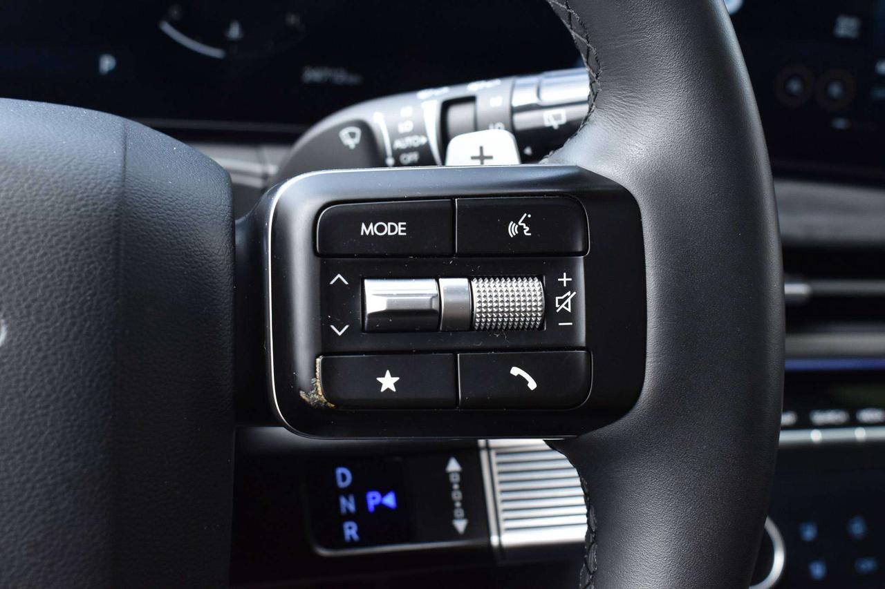 2025 Hyundai Santa Fe Luxury Photo