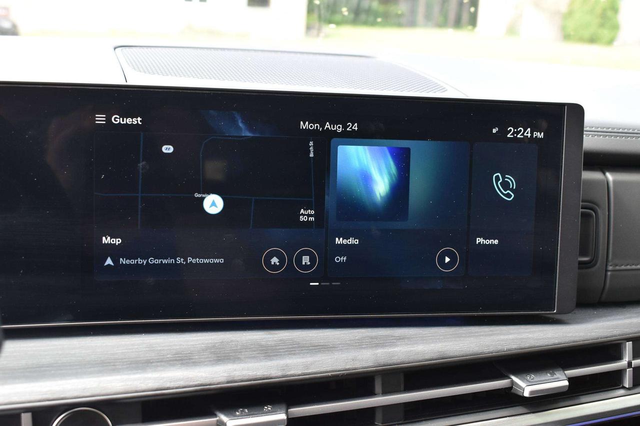 2025 Hyundai Santa Fe Luxury Photo