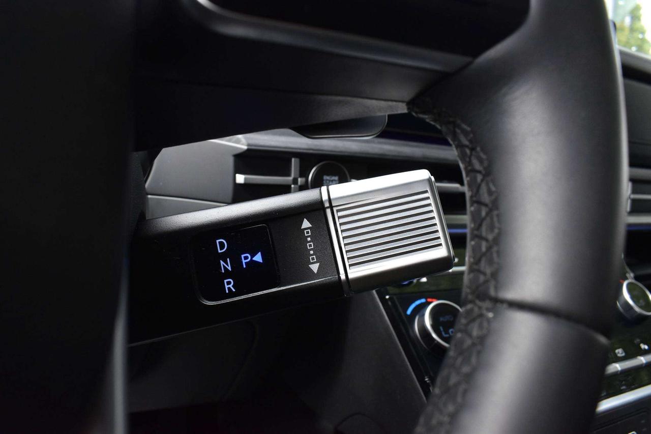 2025 Hyundai Santa Fe Luxury Photo