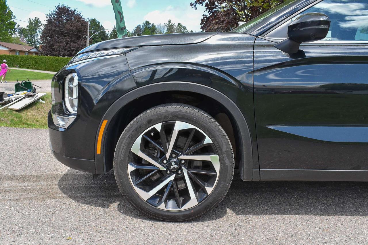 2023 Mitsubishi Outlander SE Photo