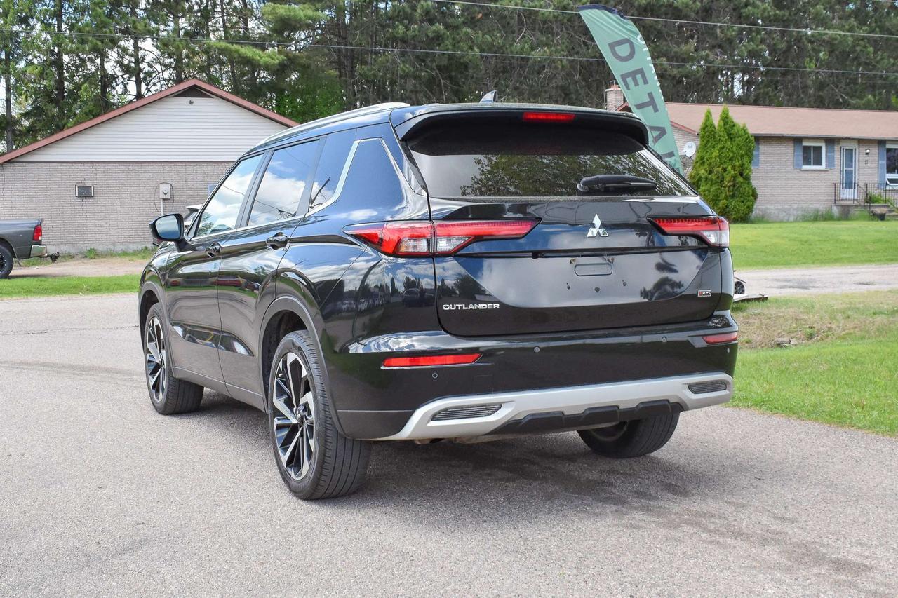 2023 Mitsubishi Outlander SE Photo