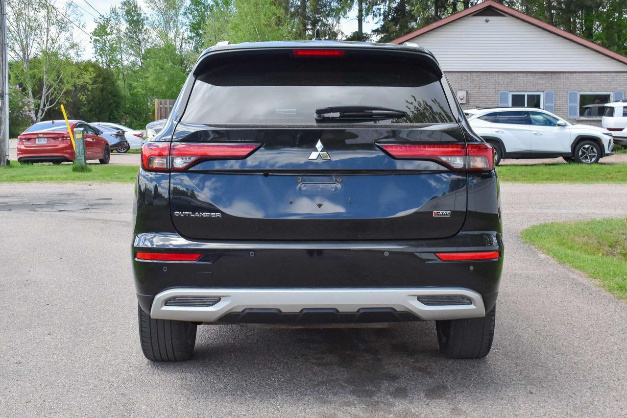 2023 Mitsubishi Outlander SE Photo