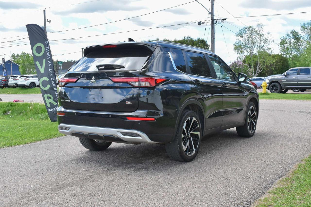 2023 Mitsubishi Outlander SE Photo