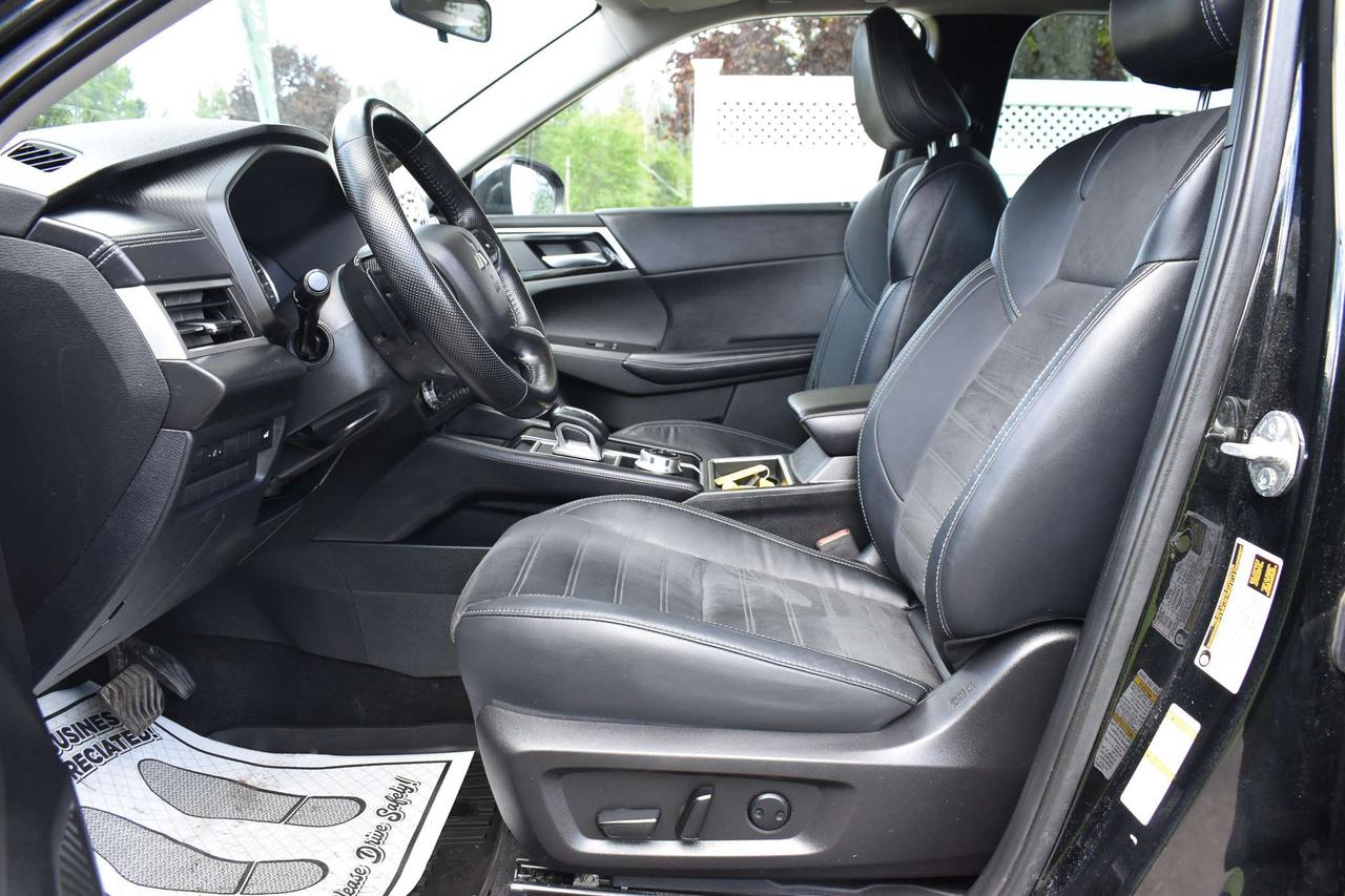 2023 Mitsubishi Outlander SE Photo