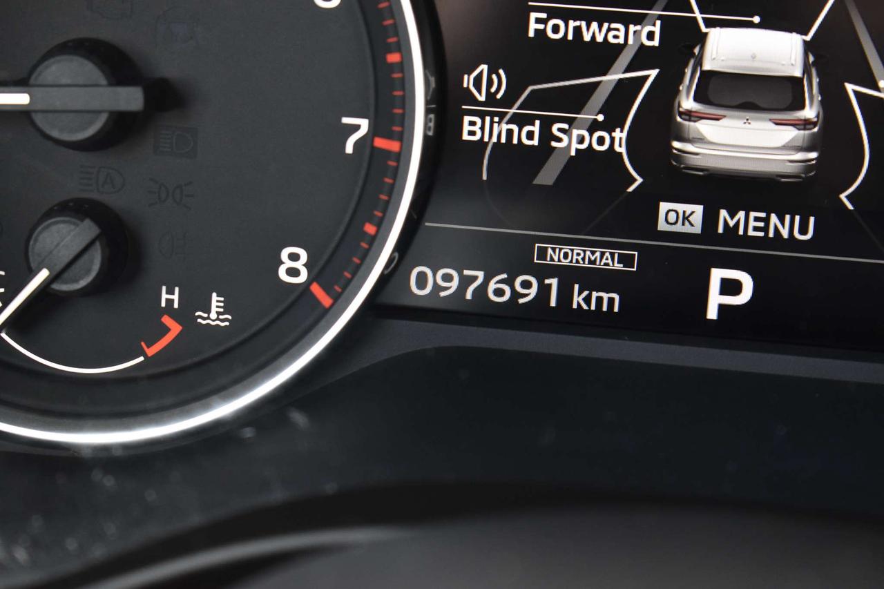 2023 Mitsubishi Outlander SE Photo